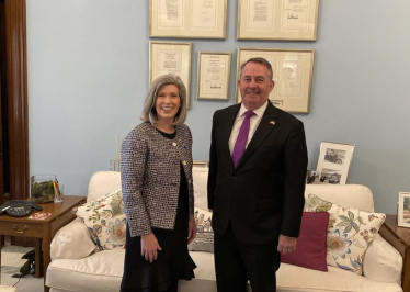 Sir Liam Fox MP meets Senator Joni Ernst in Washington DC